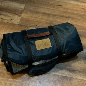 Pendleton Navy Roll-Up Blanket Bag